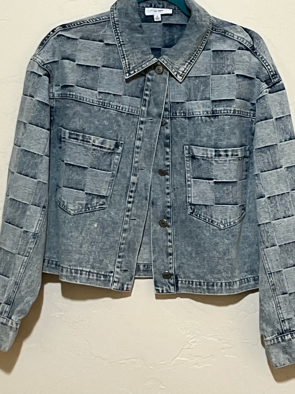 ee:some NEW Acid Washed Blue Woven or Patchwork Denim Jacket
Cropped Versatile - Picture 2 of 8